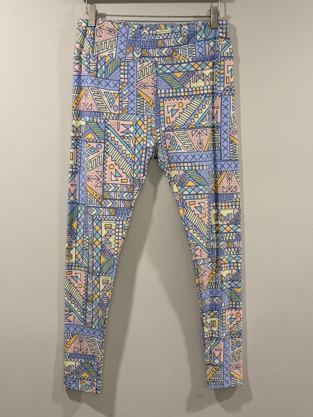LuLaRoe Women’s Pastel Geometric Print Leggings Size Tall Curvy